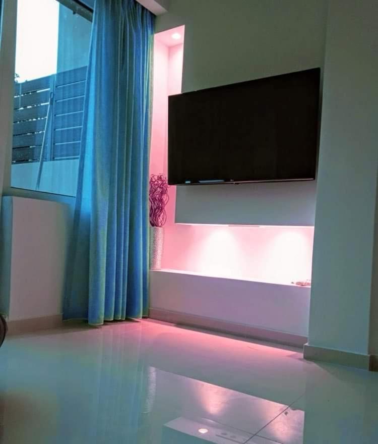 Haris White Apartment Roussospition Exterior photo